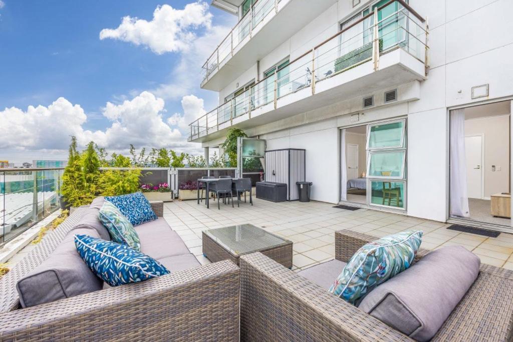 Апартаменты Waterfront Studio 56 Auckland Viaduct Экстерьер фото